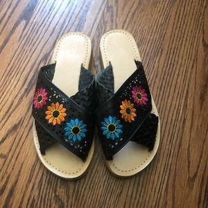 Guarache slide in women shoes/ emma sandles black